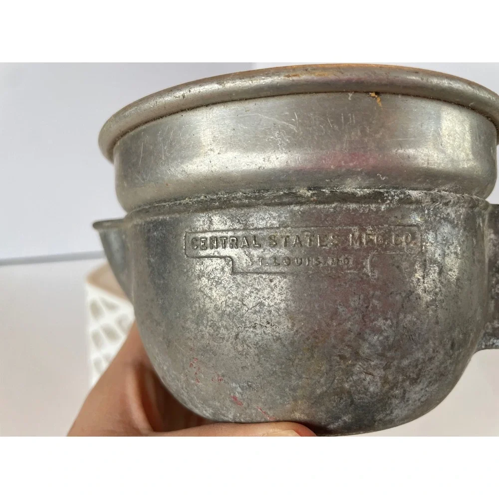 Vintage Central States Mfg Co Hand Crank Juicer St Louis MO Metal Silver OS
